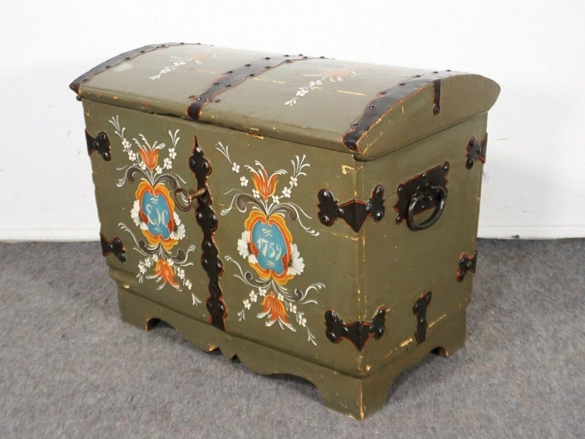 Runddeckel-Truhe Barock 1759 Kiste Kommode Alt Antik MÖBLINGER 2000-0059