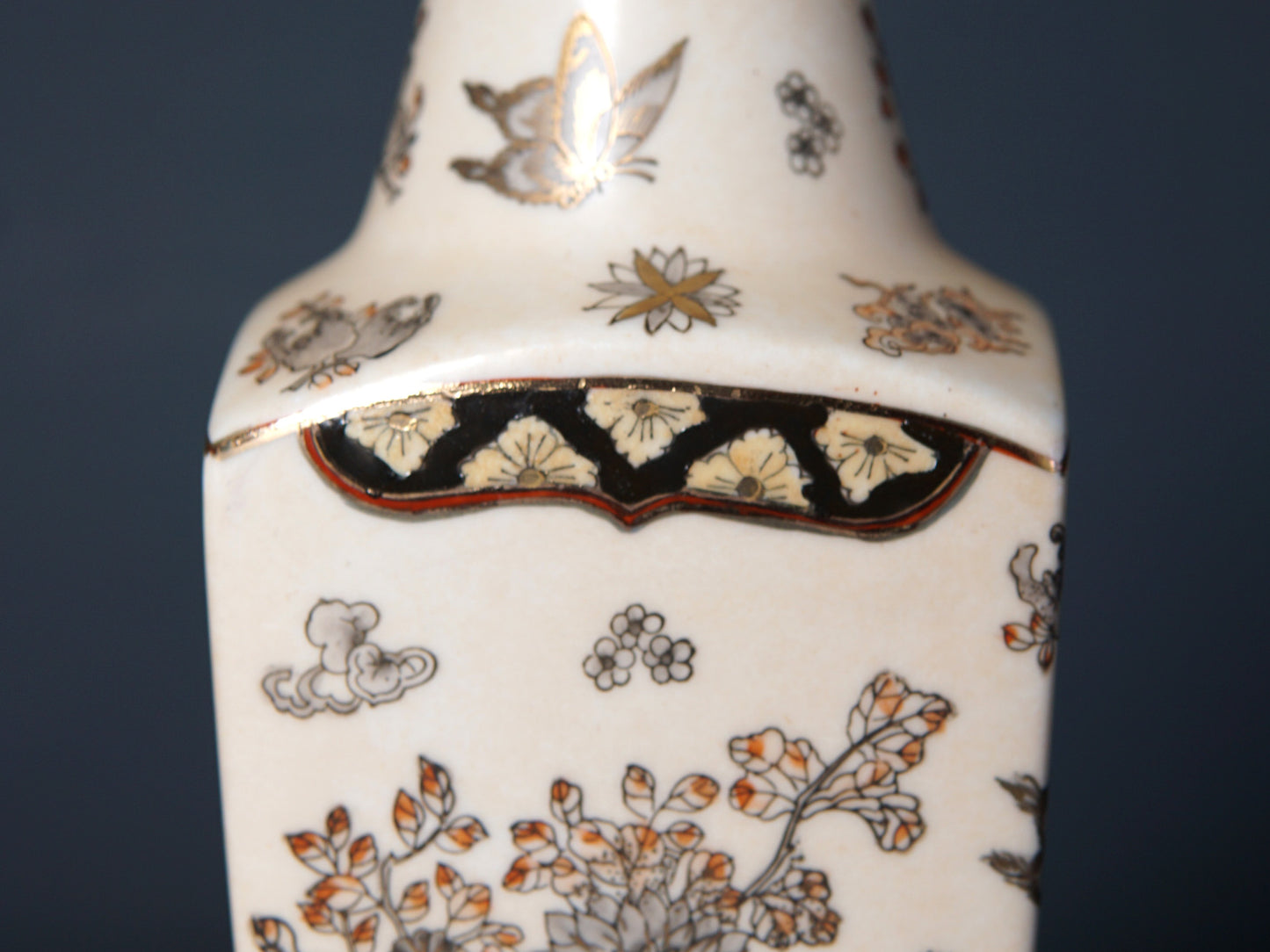 Asiatische Vasen Dekoration Porzellan Asien Asiatika 2107_0504