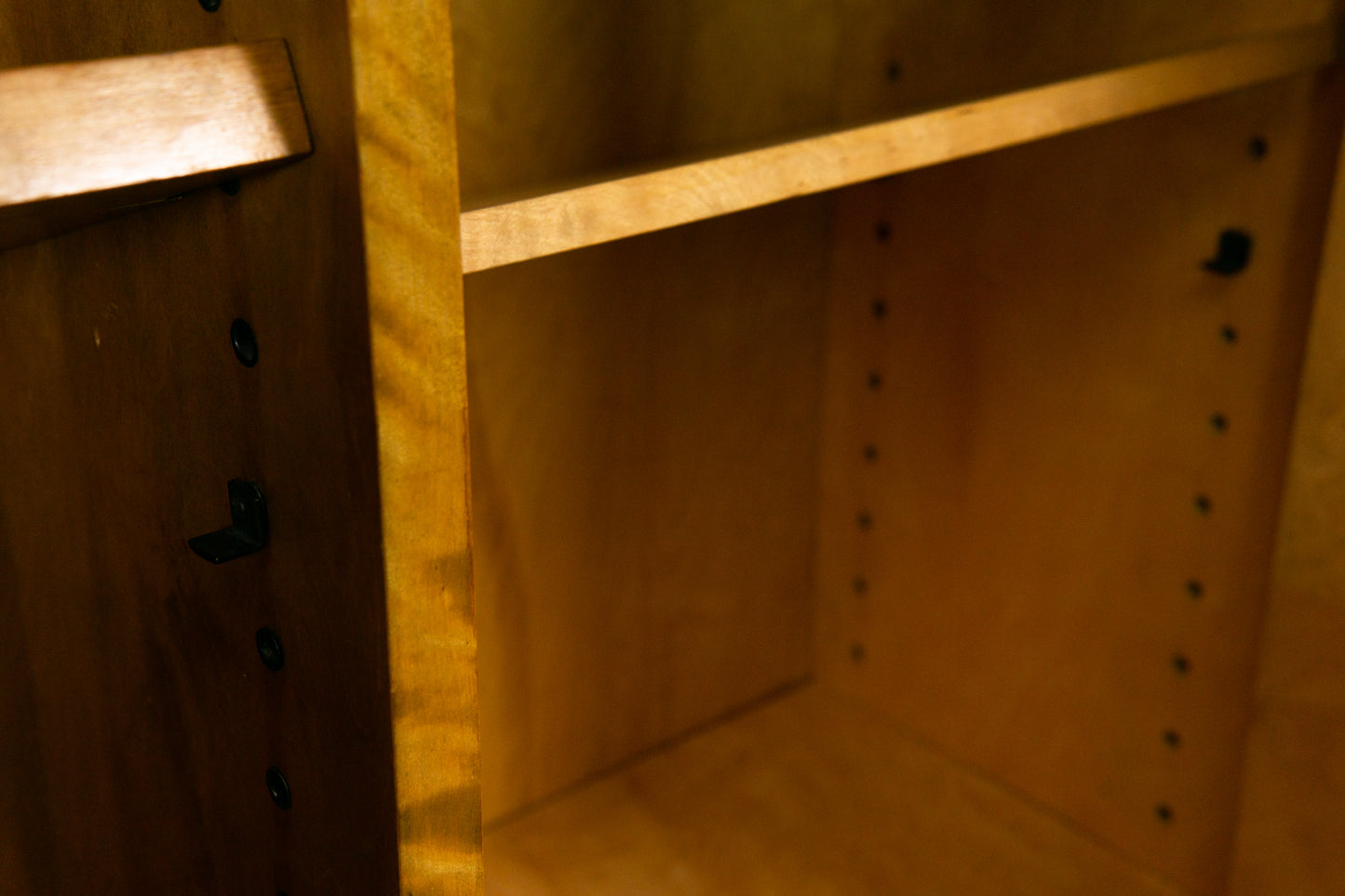 Stilvolles Neorenaissance Bücherregal, erste Hälfte des 20.Jahrhunderts - kleines Regal Antike Kommode Konsole Schrank Sideboard Alt Antik MÖBLINGER