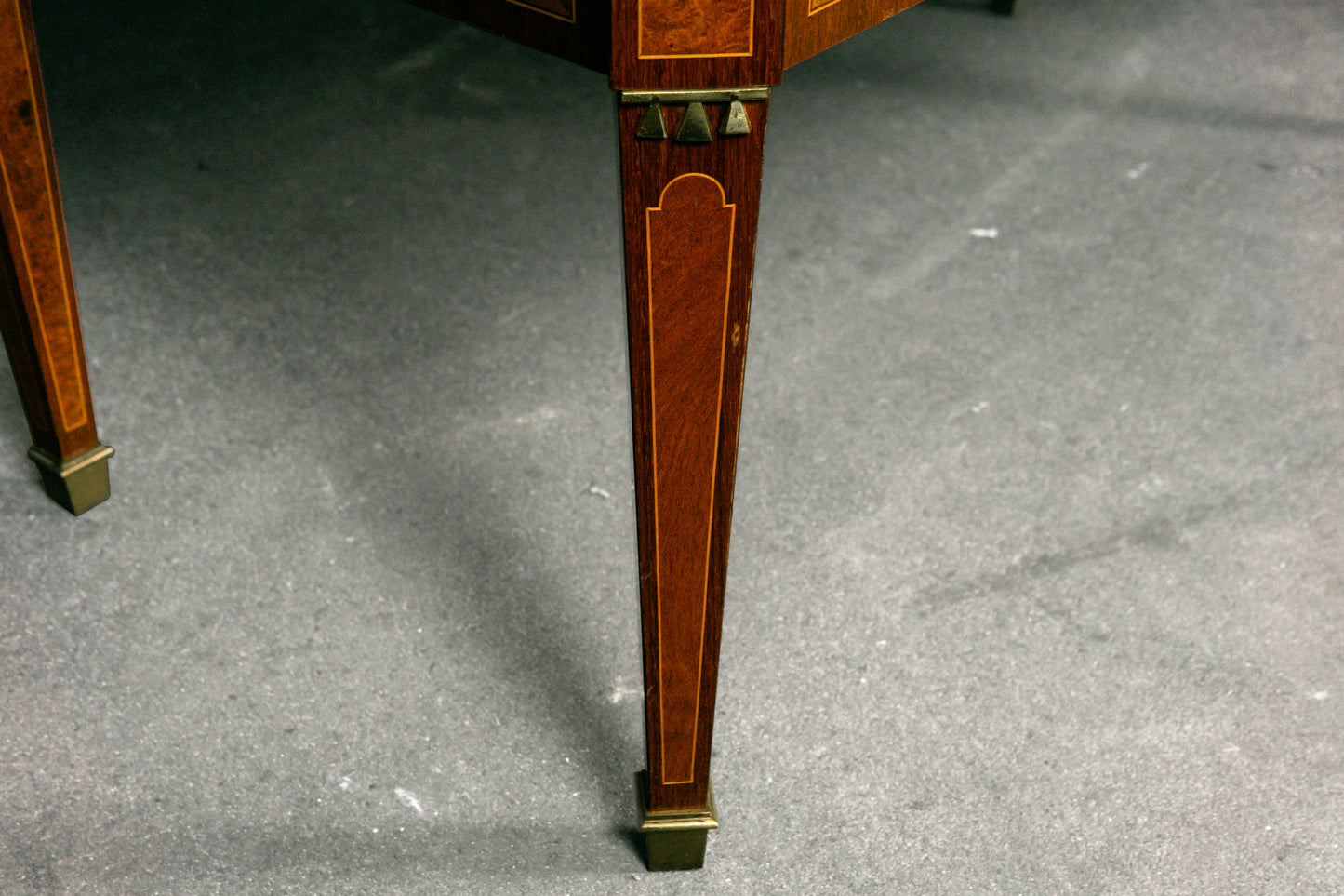 Wunderschöne Kommode im Louis XVI Stil, 2.Hälfte des 20.Jahrhunderts - Schrank Anrichte Regal Sideboard Vintage Alt MÖBLINGER