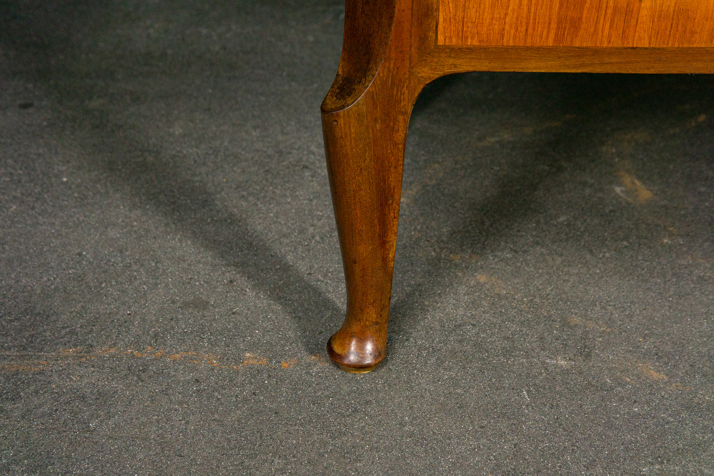 Wunderschöne kleine Vitrine