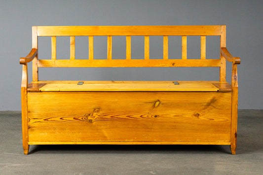 Praktische Biedermeier Truhenbank