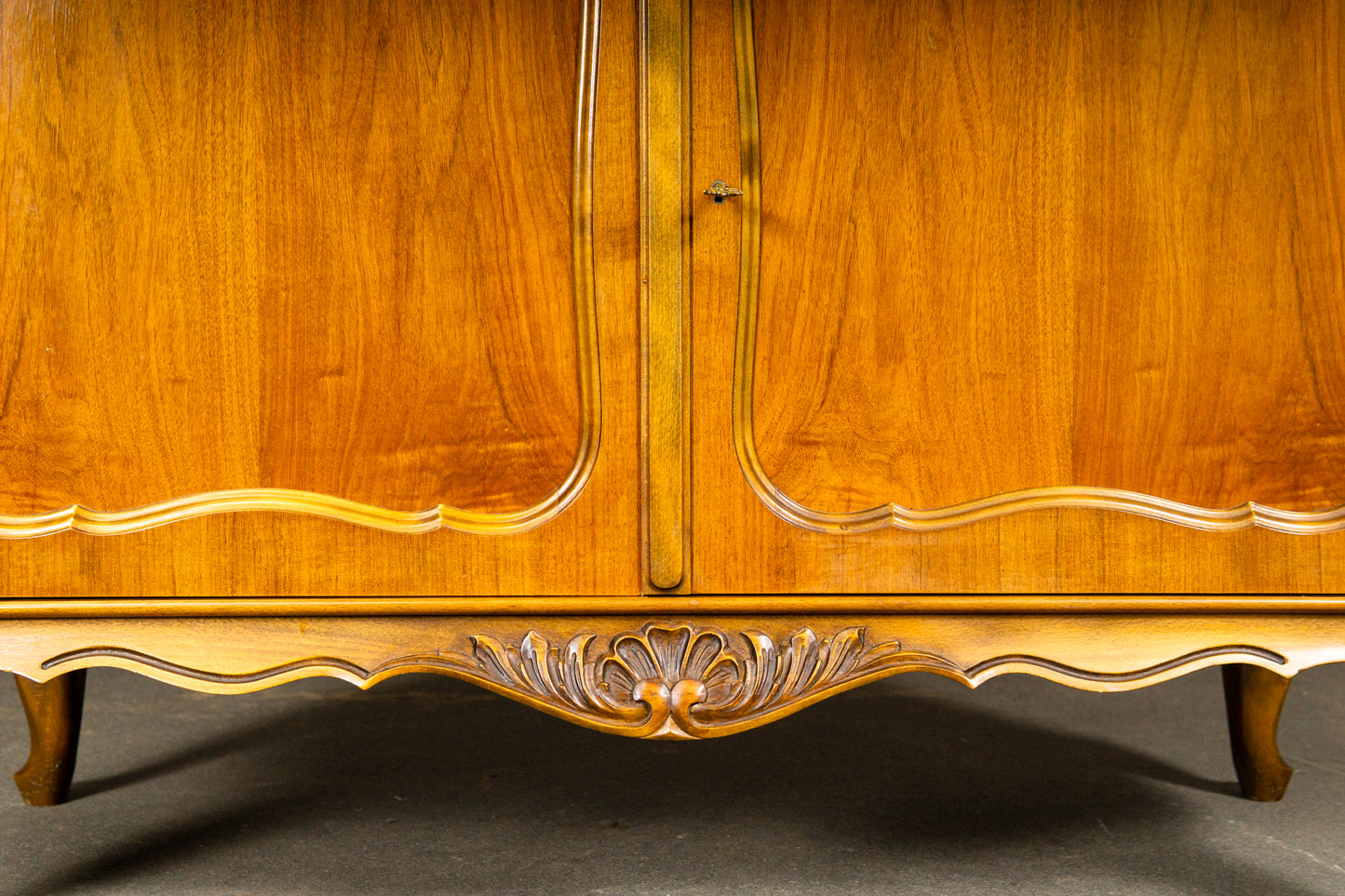 Schöner Buffetschrank im Barockstil