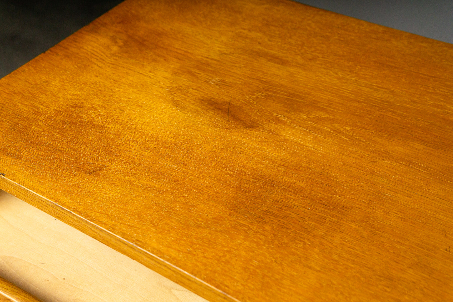 Praktischer Mid-Century Rollladenschrank