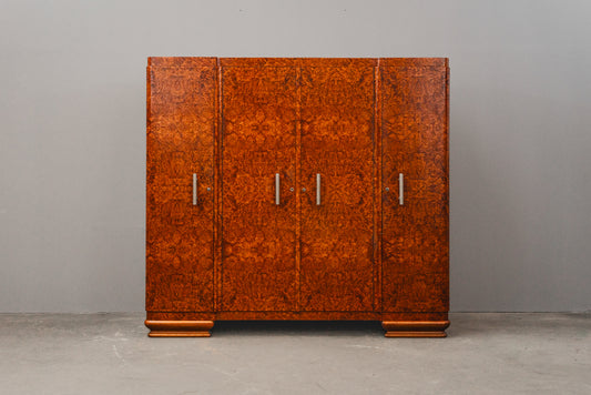 Außergewöhnlicher Art Déco Kleiderschrank