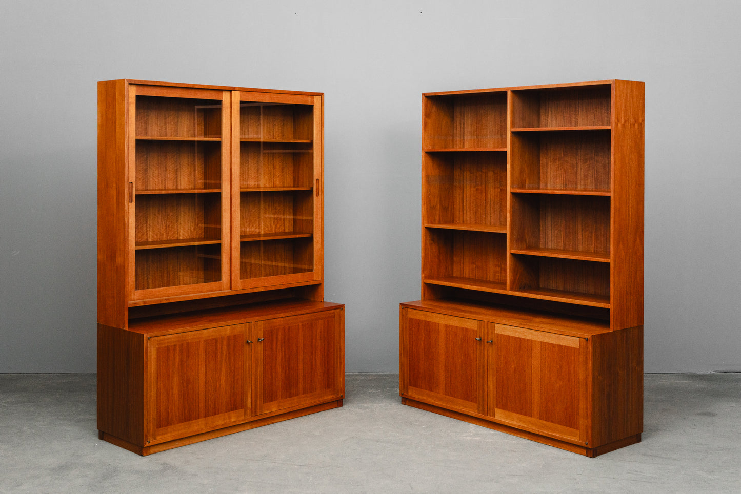 Zeitloser Mid-Century Bücherschrank