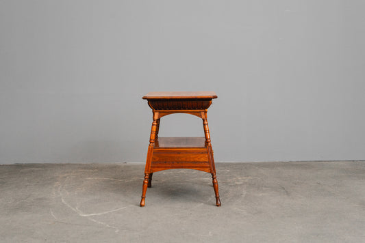 Eleganter Antiker Beistelltisch