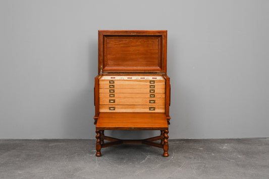 Besteckschrank im Barockstil in Eiche - 1.Hälfte des 20.Jahrhunderts