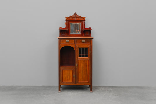 asymmetrisches Jugendstil Vertiko in Nussbaum - Anfang des 20.Jahrhunderts