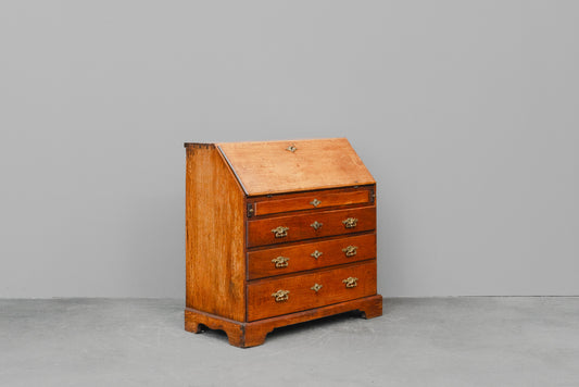 Biedermeier Schrägklappen-Sekretär in Eiche - erste Hälfte des 19.Jahrhunderts
