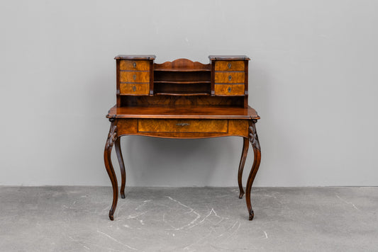 Louis Philippe Schreibtisch mit Aufsatz in Nussbaum - zweite Hälfte des 19.Jahrhunderts
