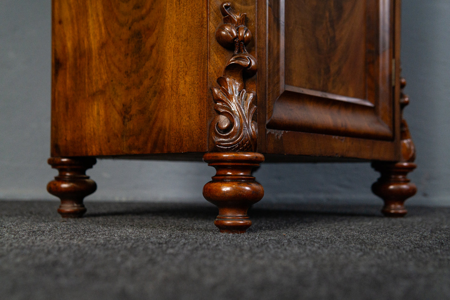 Schöner Louis Philippe Nachtschrank, Mitte des 19.Jahrhunderts - Nachttisch Kommode Regal Schrank Alt Antik MÖBLINGER