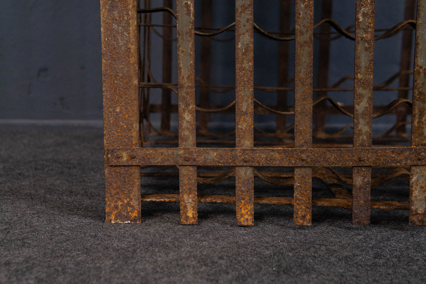 Weinregal Vino Schrank Regal Stahl Gastro Vintage Alt MÖBLINGER 2408_0101