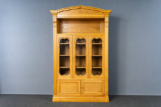 Schöner Jugendstil Bücherschrank