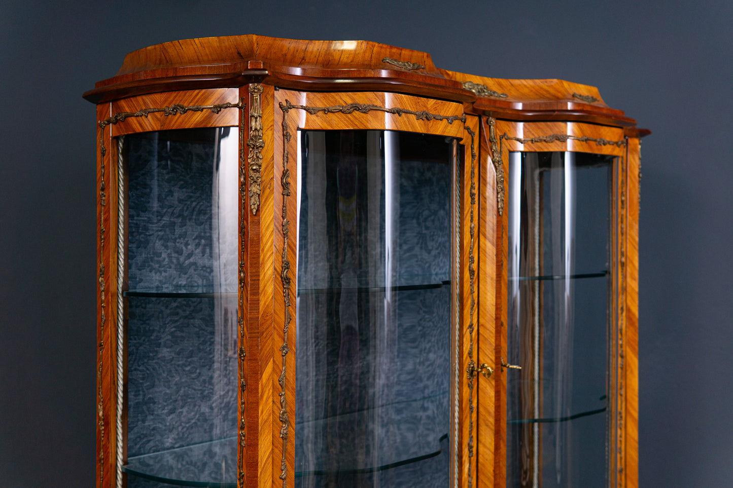 Vitrine Regal Schrank Kommode Anrichte Buffet Alt Antik MÖBLINGER 2309_1903