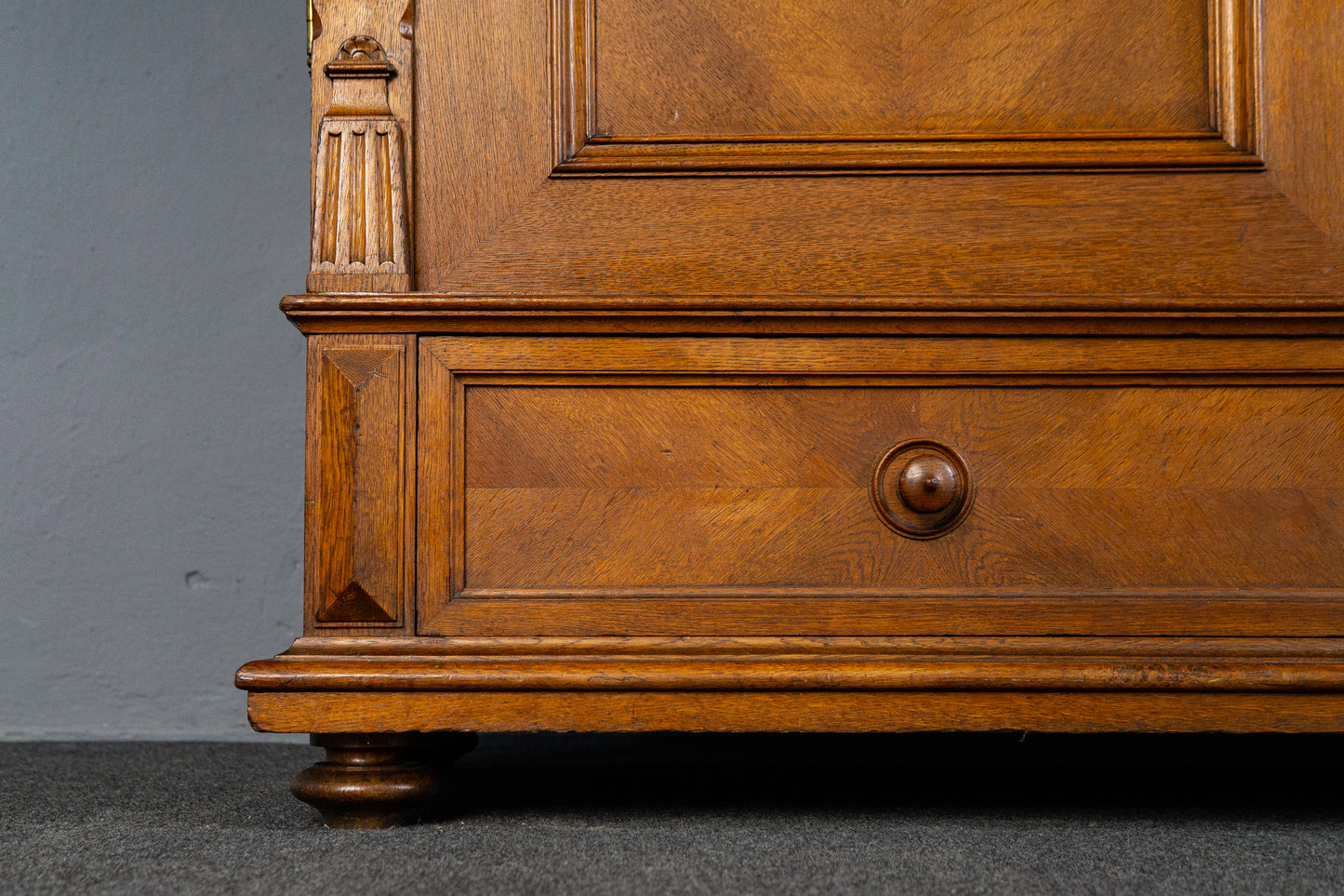 formschöner Gründerzeit Wäscheschrank, 2.Hälfte des 19.Jahrhunderts - Regal Kleiderschrank Kommode Garderobe zweitürig Alt Antik MÖBLINGER