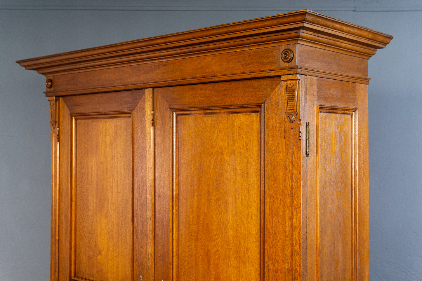 formschöner Gründerzeit Wäscheschrank, 2.Hälfte des 19.Jahrhunderts - Regal Kleiderschrank Kommode Garderobe zweitürig Alt Antik MÖBLINGER