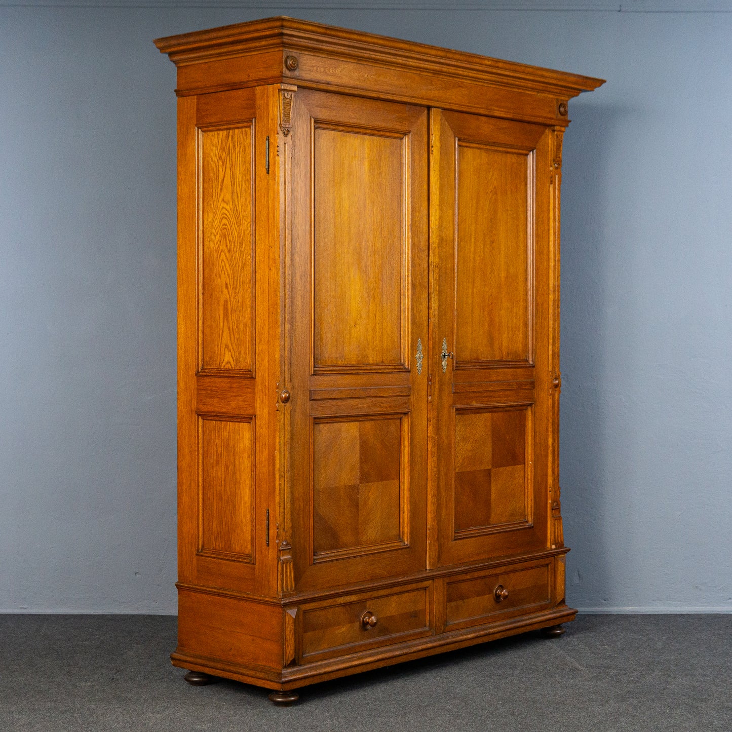 formschöner Gründerzeit Wäscheschrank, 2.Hälfte des 19.Jahrhunderts - Regal Kleiderschrank Kommode Garderobe zweitürig Alt Antik MÖBLINGER