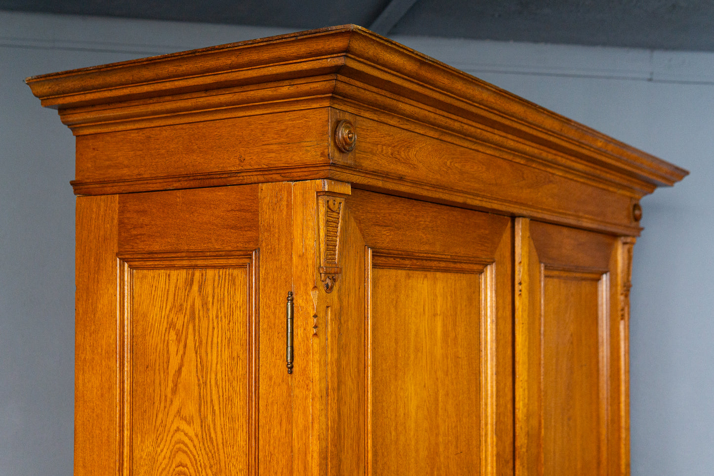 formschöner Gründerzeit Wäscheschrank, 2.Hälfte des 19.Jahrhunderts - Regal Kleiderschrank Kommode Garderobe zweitürig Alt Antik MÖBLINGER