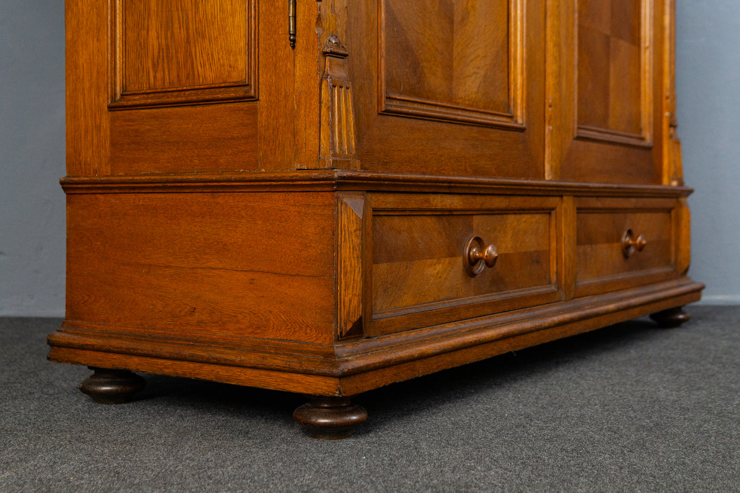 formschöner Gründerzeit Wäscheschrank, 2.Hälfte des 19.Jahrhunderts - Regal Kleiderschrank Kommode Garderobe zweitürig Alt Antik MÖBLINGER