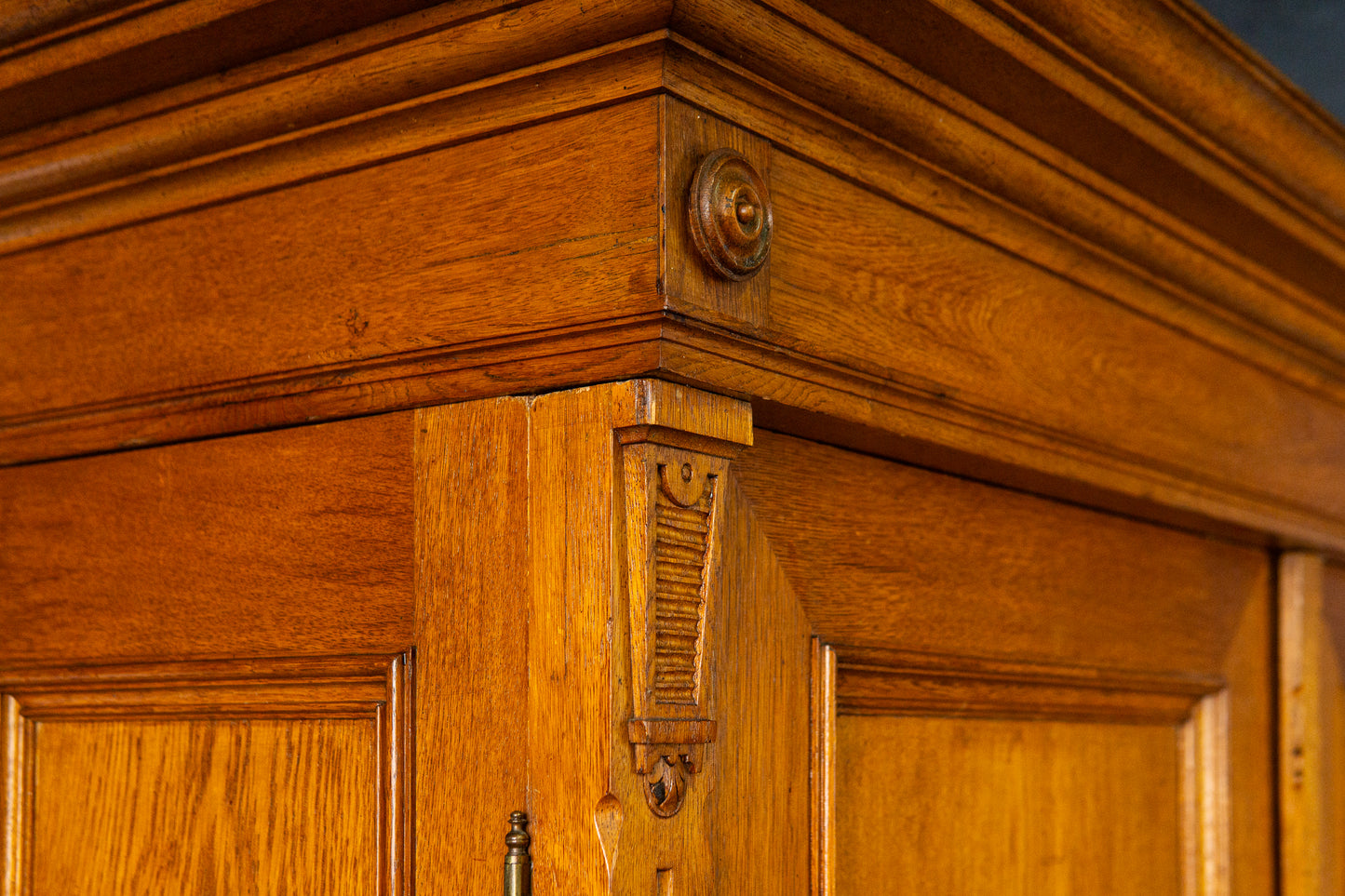 formschöner Gründerzeit Wäscheschrank, 2.Hälfte des 19.Jahrhunderts - Regal Kleiderschrank Kommode Garderobe zweitürig Alt Antik MÖBLINGER