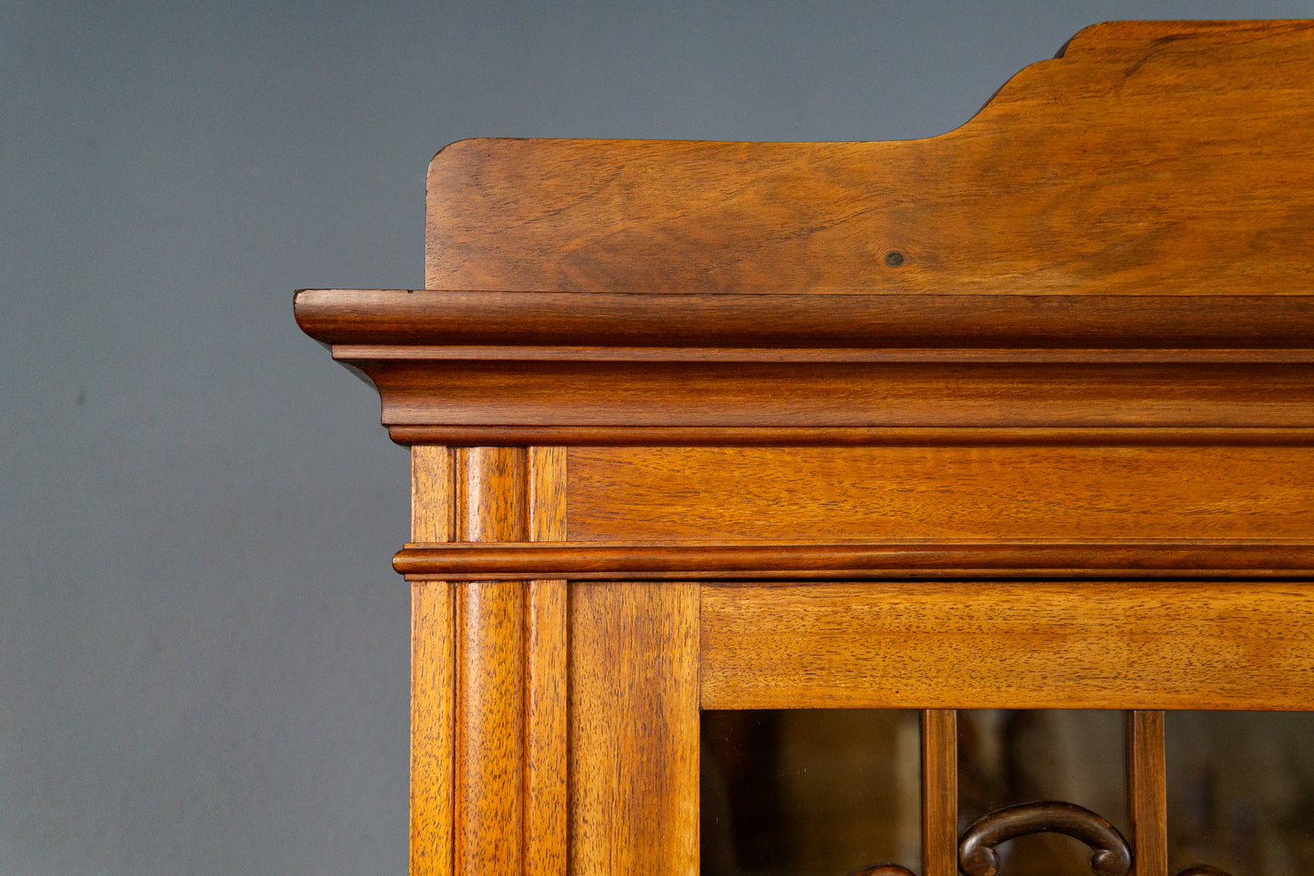 eleganter Jugendstil Standsekretär, Anfang des 20.Jahrhunderts - Sekretär Schrank Schreibtisch Kommode Nussbaum Büro Alt Antik MÖBLINGER