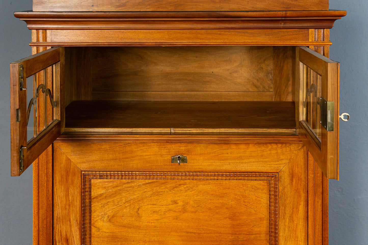 eleganter Jugendstil Standsekretär, Anfang des 20.Jahrhunderts - Sekretär Schrank Schreibtisch Kommode Nussbaum Büro Alt Antik MÖBLINGER