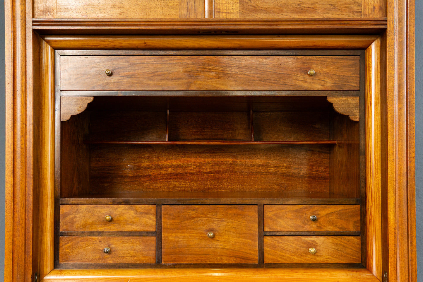 eleganter Jugendstil Standsekretär, Anfang des 20.Jahrhunderts - Sekretär Schrank Schreibtisch Kommode Nussbaum Büro Alt Antik MÖBLINGER