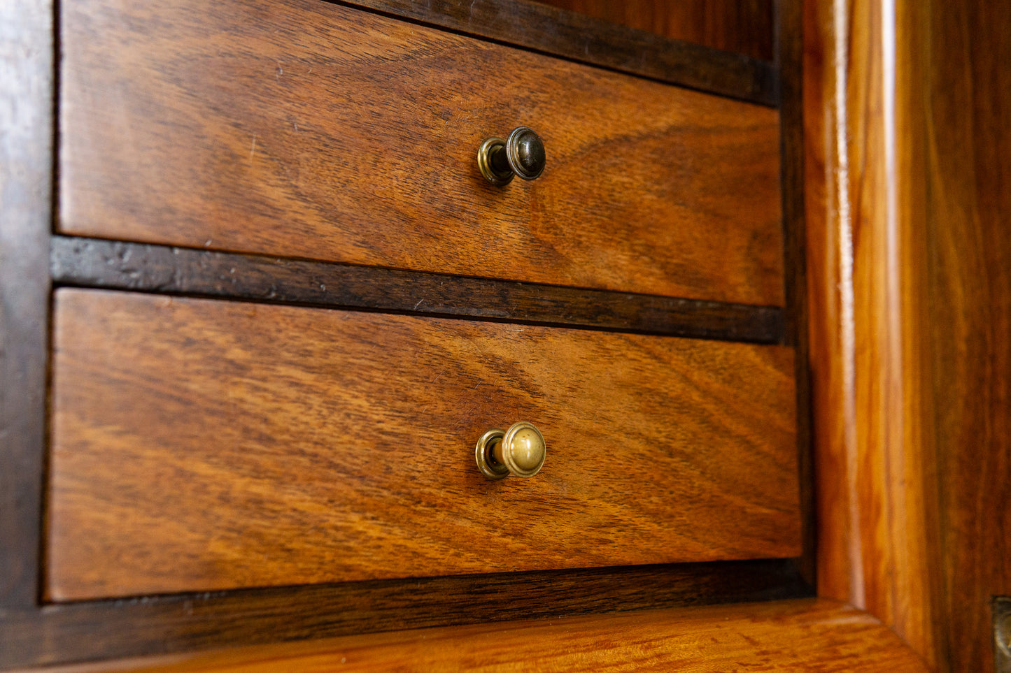 eleganter Jugendstil Standsekretär, Anfang des 20.Jahrhunderts - Sekretär Schrank Schreibtisch Kommode Nussbaum Büro Alt Antik MÖBLINGER