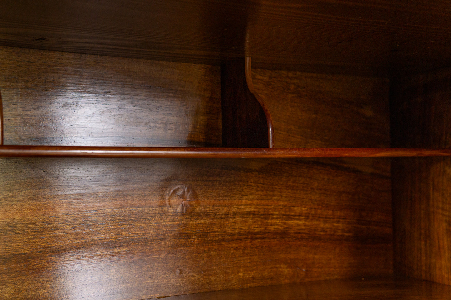 eleganter Jugendstil Standsekretär, Anfang des 20.Jahrhunderts - Sekretär Schrank Schreibtisch Kommode Nussbaum Büro Alt Antik MÖBLINGER