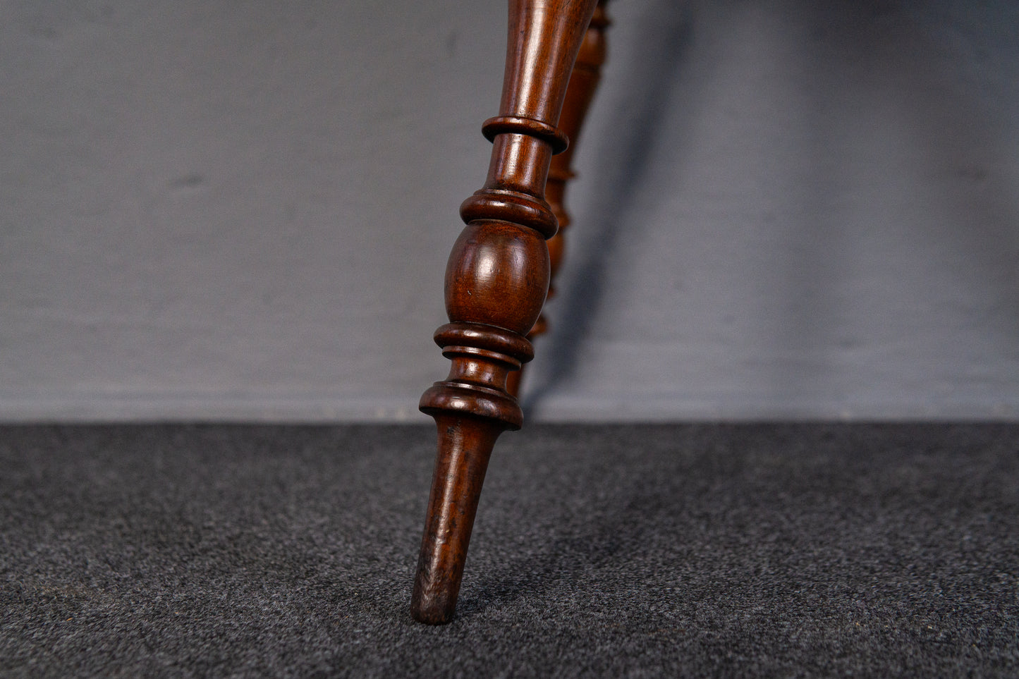 Tisch Blumentisch Beistelltisch Regal Hocker Alt Antik MÖBLINGER 2410_2802