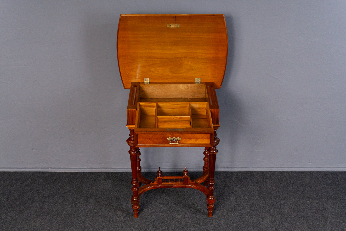 restaurierter Nähtisch Antik Tisch Kommode Schrank Alt MÖBLINGER 2410_2804