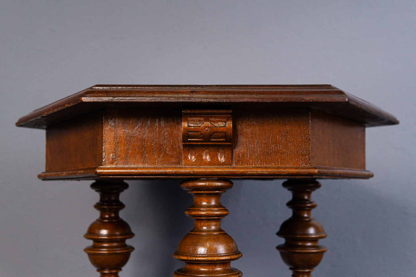 Gründerzeit Beistelltisch Antik Tisch Bank Sofa Table MÖBLINGER 2411_0406