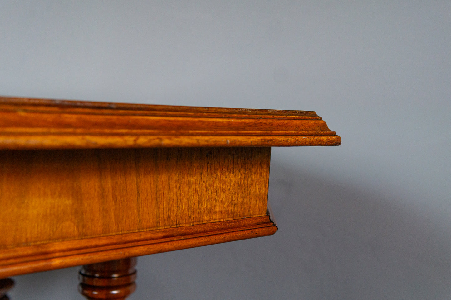 Antik Tisch Gründerzeit Blumen Bank Sofa Couch Alt Table MÖBLINGER 2411_2705