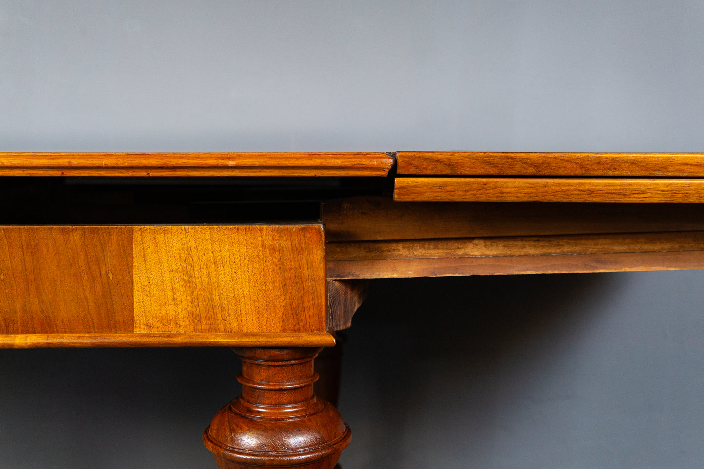 restau. Antiker Kulissentisch Tisch Table Tafel Stuhl Alt MÖBLINGER 2412_1106