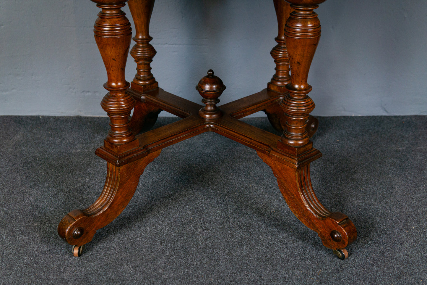 Antik Gründerzeit Tisch Vintage Table Alt Sofa Sessel MÖBLINGER 2412_1704