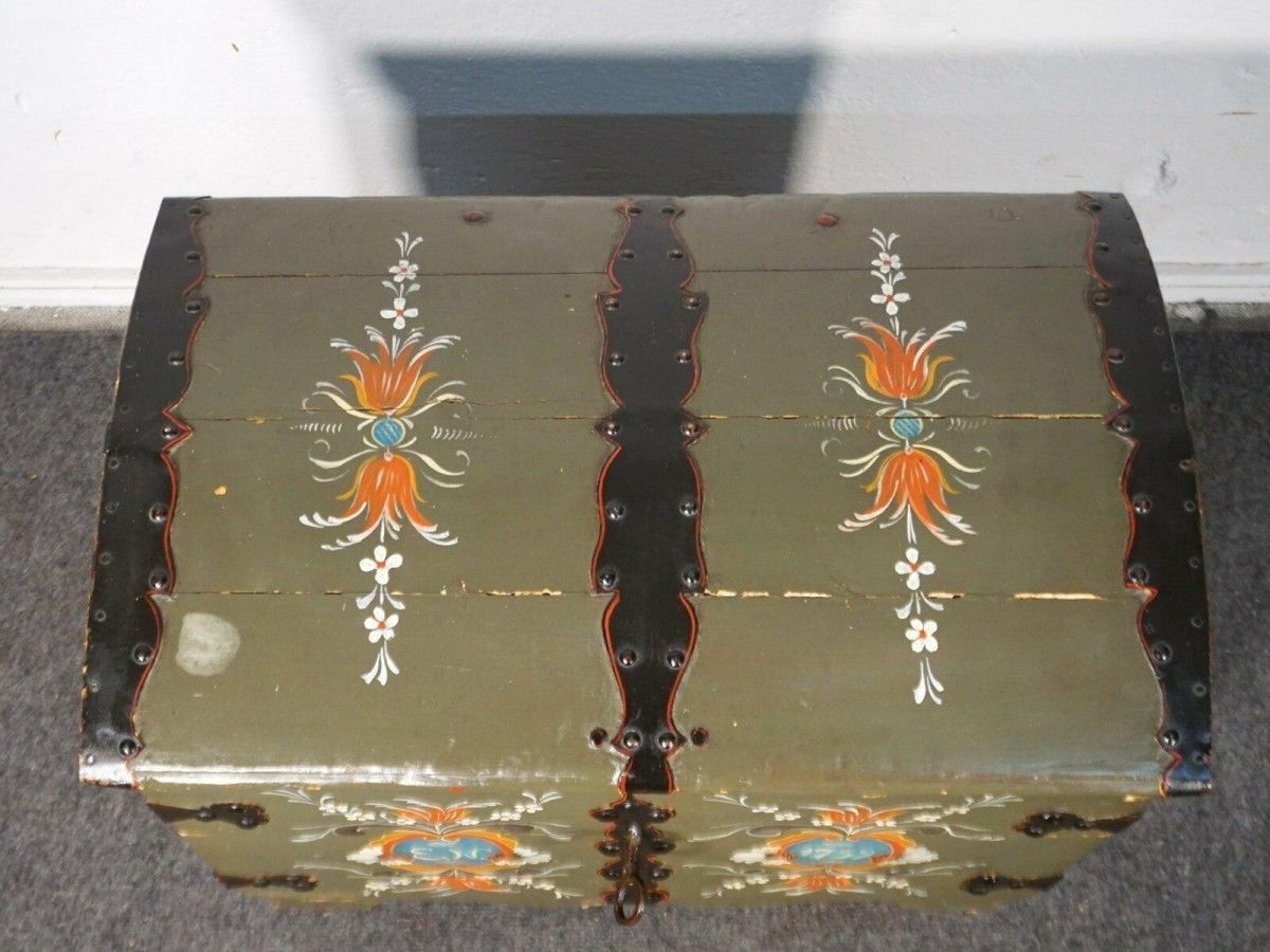 Runddeckel-Truhe Barock 1759 Kiste Kommode Alt Antik MÖBLINGER 2000-0059