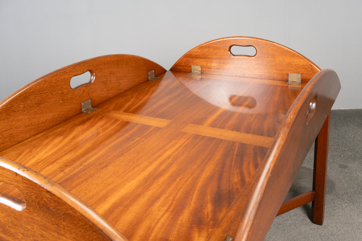 Butlers Tray im Englischen Stil, 2.Hälfte des 20.Jahrhunderts - Beistelltisch Tisch Sidetable Tabletttisch Alt Antik MÖBLINGER