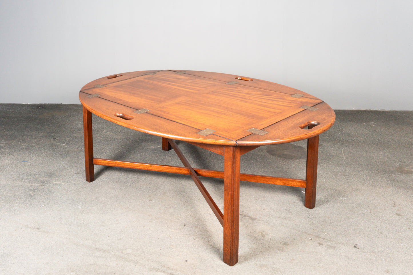 Butlers Tray im Englischen Stil, 2.Hälfte des 20.Jahrhunderts - Beistelltisch Tisch Sidetable Tabletttisch Alt Antik MÖBLINGER