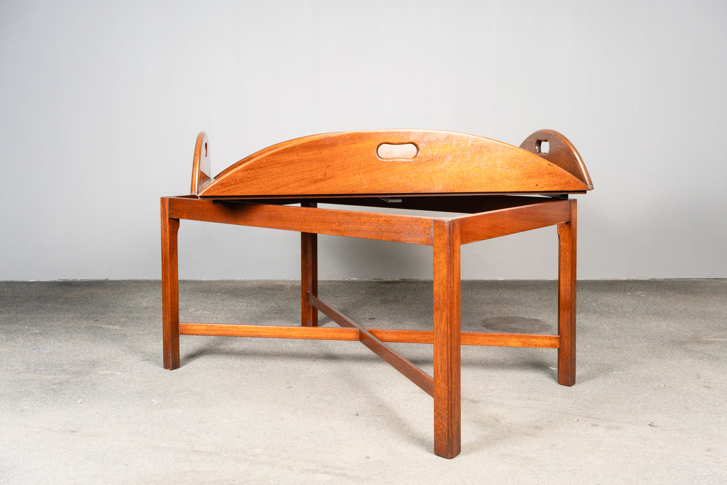 Butlers Tray im Englischen Stil, 2.Hälfte des 20.Jahrhunderts - Beistelltisch Tisch Sidetable Tabletttisch Alt Antik MÖBLINGER