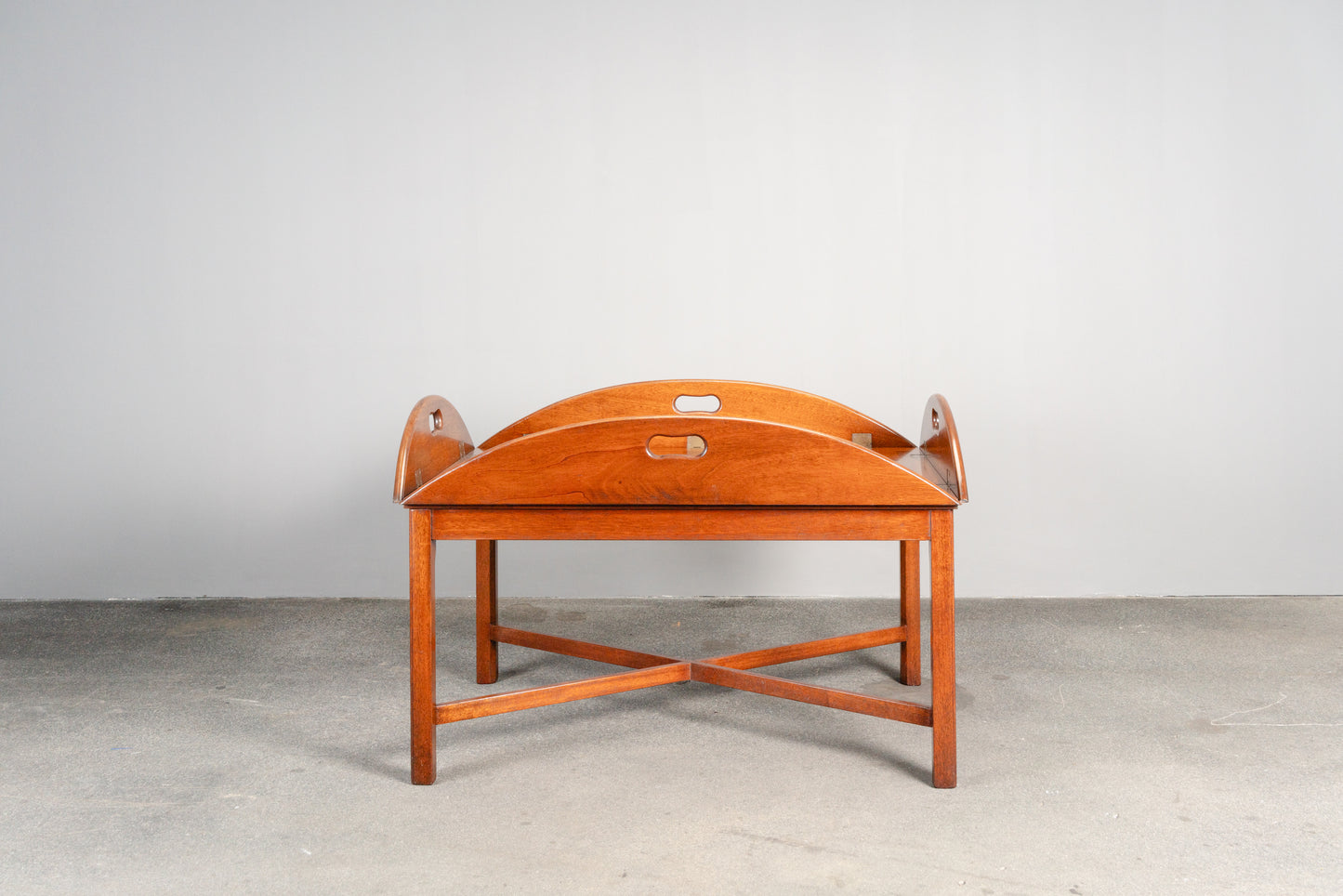 Butlers Tray im Englischen Stil, 2.Hälfte des 20.Jahrhunderts - Beistelltisch Tisch Sidetable Tabletttisch Alt Antik MÖBLINGER