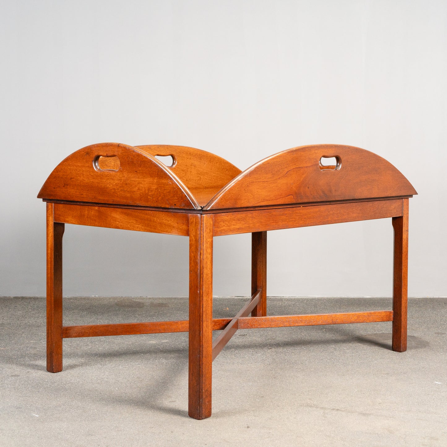 Butlers Tray im Englischen Stil, 2.Hälfte des 20.Jahrhunderts - Beistelltisch Tisch Sidetable Tabletttisch Alt Antik MÖBLINGER