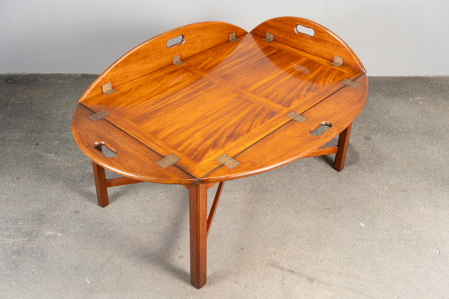 Butlers Tray im Englischen Stil, 2.Hälfte des 20.Jahrhunderts - Beistelltisch Tisch Sidetable Tabletttisch Alt Antik MÖBLINGER