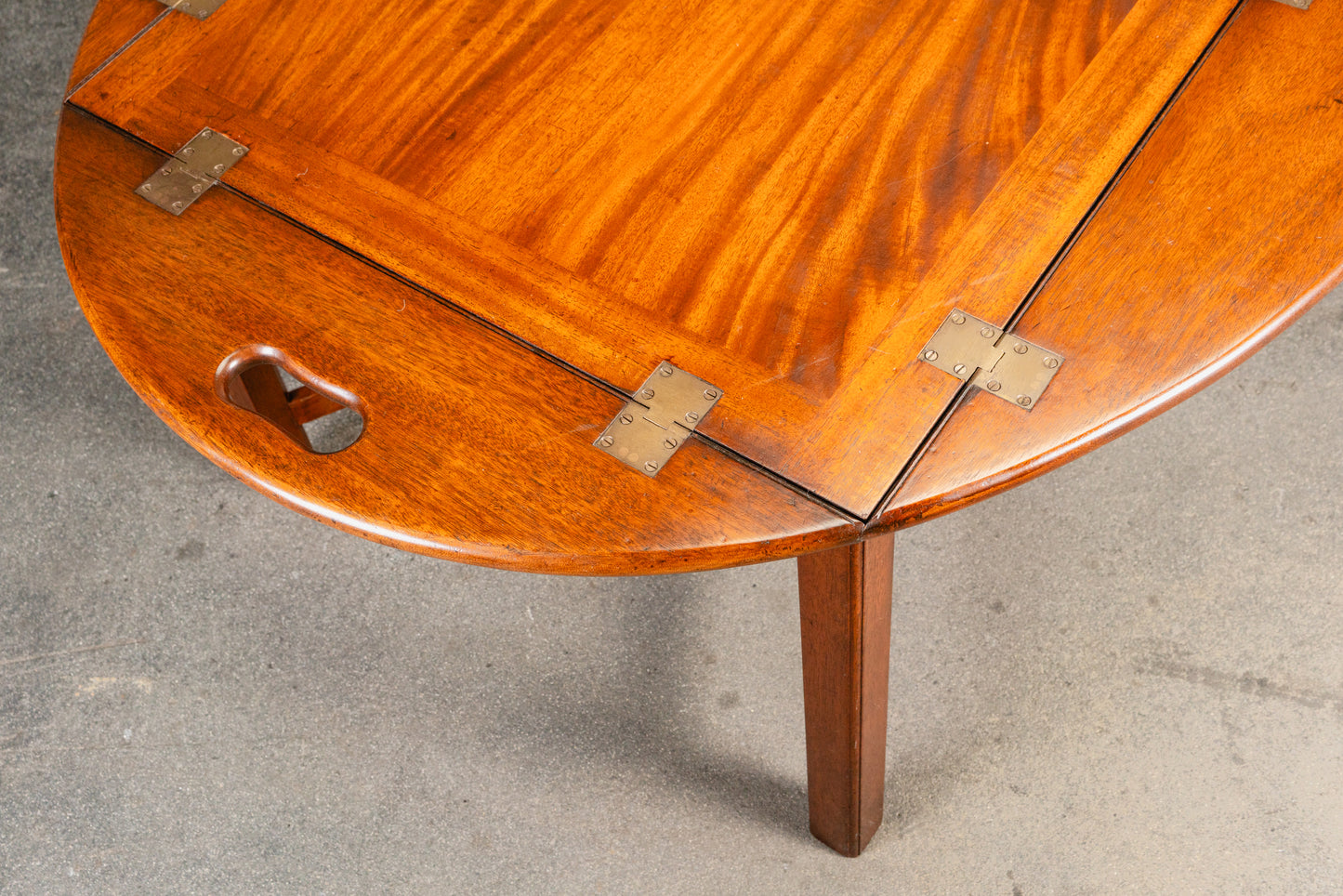 Butlers Tray im Englischen Stil, 2.Hälfte des 20.Jahrhunderts - Beistelltisch Tisch Sidetable Tabletttisch Alt Antik MÖBLINGER