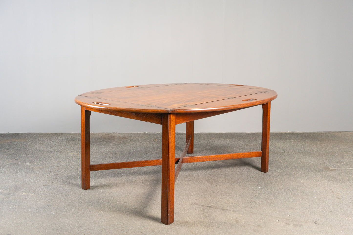 Butlers Tray im Englischen Stil, 2.Hälfte des 20.Jahrhunderts - Beistelltisch Tisch Sidetable Tabletttisch Alt Antik MÖBLINGER