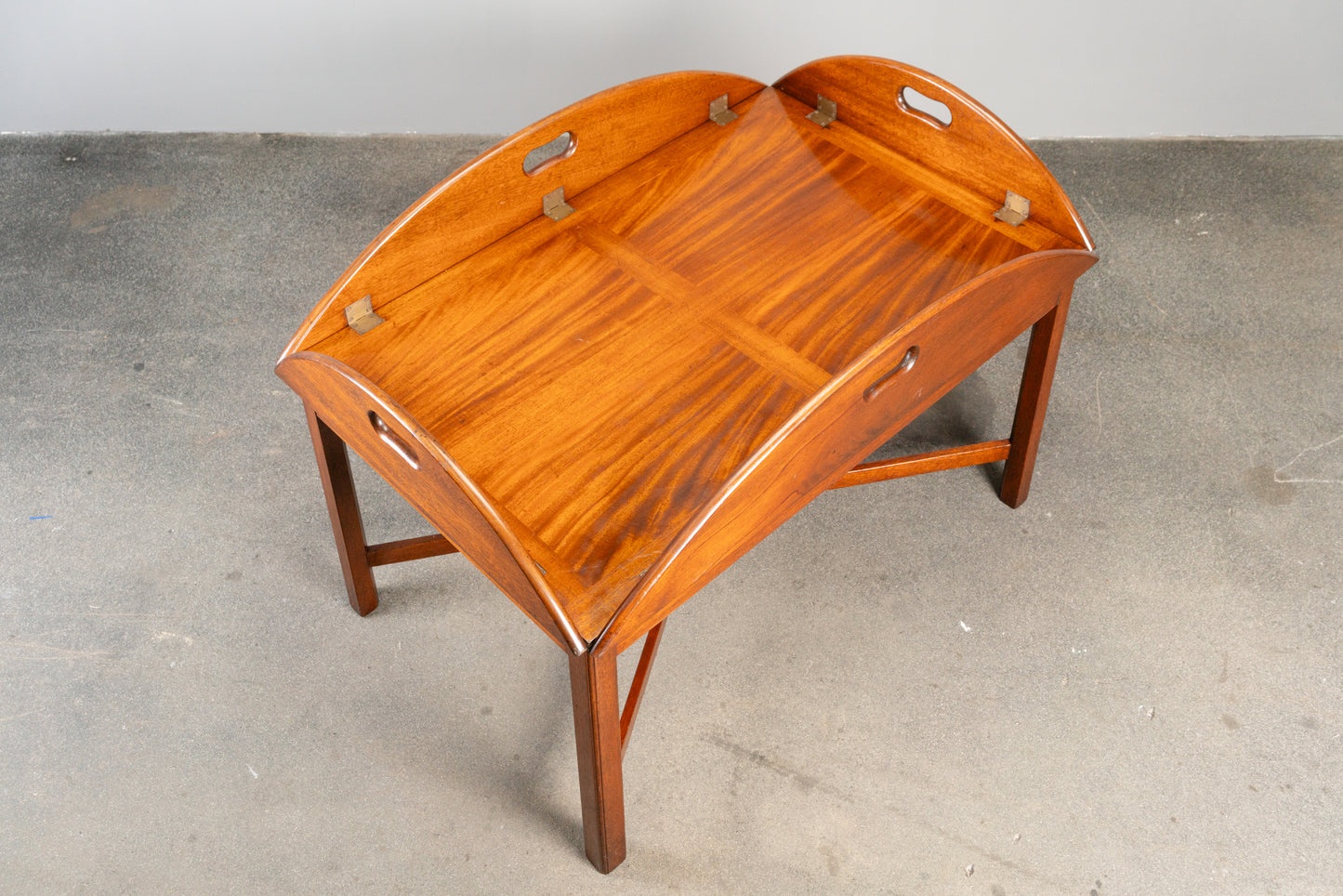 Butlers Tray im Englischen Stil, 2.Hälfte des 20.Jahrhunderts - Beistelltisch Tisch Sidetable Tabletttisch Alt Antik MÖBLINGER