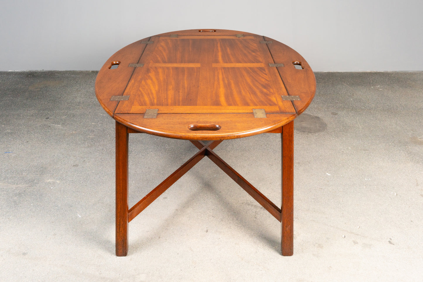 Butlers Tray im Englischen Stil, 2.Hälfte des 20.Jahrhunderts - Beistelltisch Tisch Sidetable Tabletttisch Alt Antik MÖBLINGER