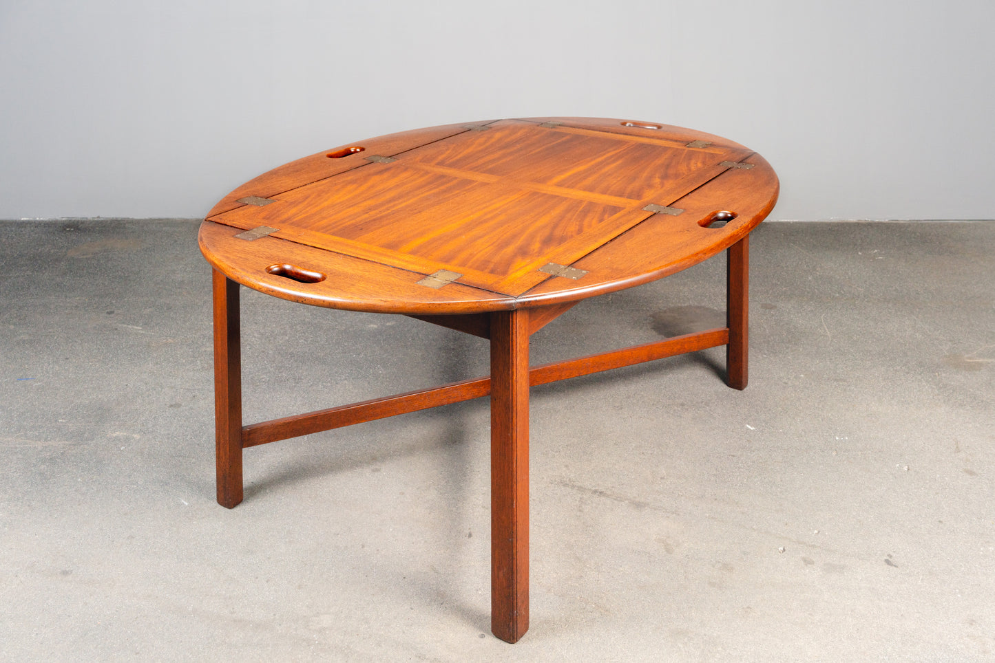 Butlers Tray im Englischen Stil, 2.Hälfte des 20.Jahrhunderts - Beistelltisch Tisch Sidetable Tabletttisch Alt Antik MÖBLINGER