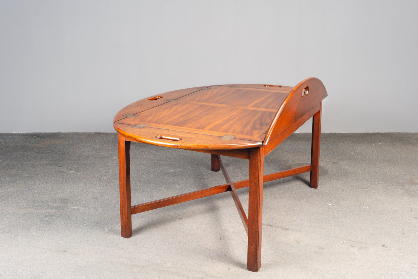 Butlers Tray im Englischen Stil, 2.Hälfte des 20.Jahrhunderts - Beistelltisch Tisch Sidetable Tabletttisch Alt Antik MÖBLINGER