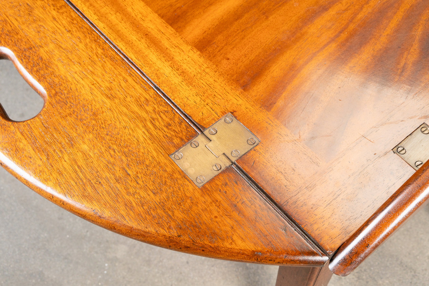 Butlers Tray im Englischen Stil, 2.Hälfte des 20.Jahrhunderts - Beistelltisch Tisch Sidetable Tabletttisch Alt Antik MÖBLINGER